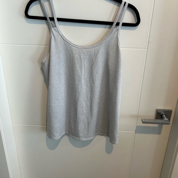 Old Navy Active Tank - Picture 2 of 2
